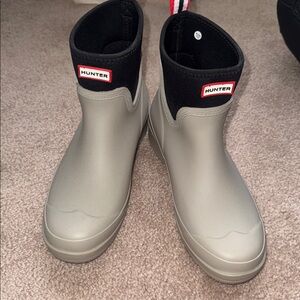 NEW Hunter rain boots- STONE
